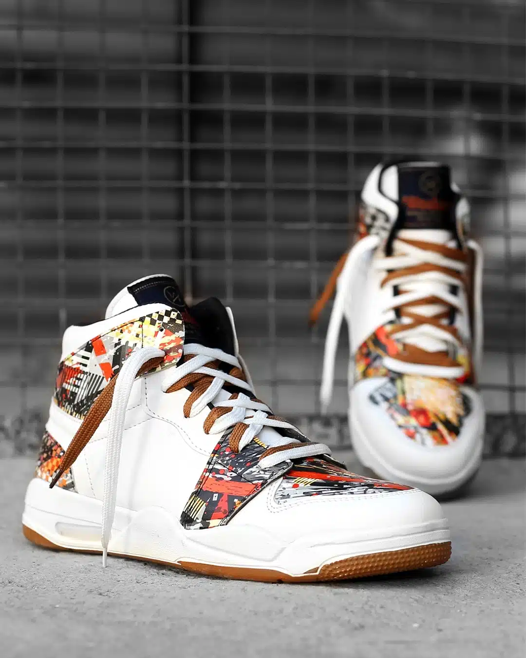 men-s-white-graphic-printed-sneakers-578672-1675414917-1.webp